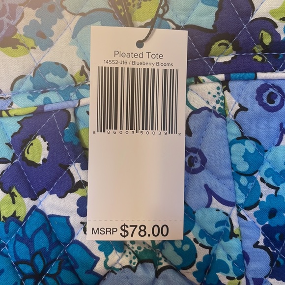 Vera Bradley Factory Pleated Tote - NWT!! - Picture 2 of 8